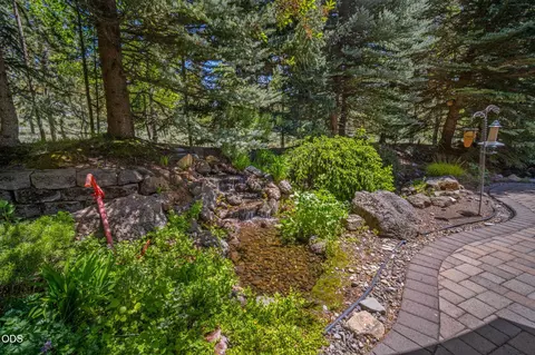 Exterior - 4 Bunker Ln, Sunriver, OR 97707 photo 8 of 11