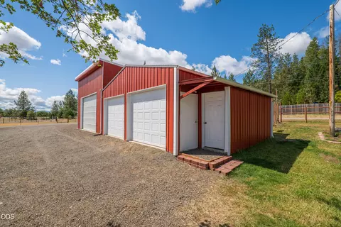 130 Kitty Dr, Eagle Point, OR 97524 photo 33