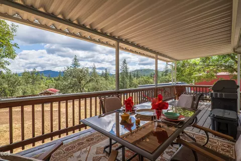 130 Kitty Dr, Eagle Point, OR 97524 photo 23