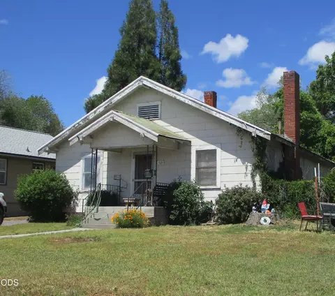 321 Crater Lake Pkwy, Klamath Falls, OR 97601