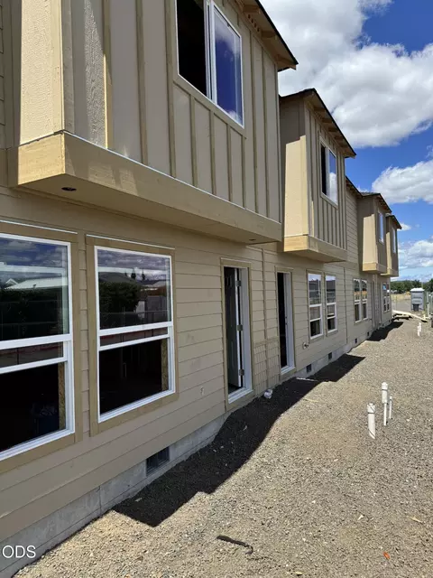 7881 Houston Loop, White City, OR 97503