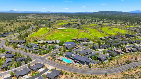 View/Area - 19372 Seaton Loop, Bend, OR 97702 photo 8 of 9