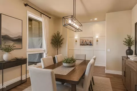 Dining - 19372 Seaton Loop, Bend, OR 97702 photo 1 of 2