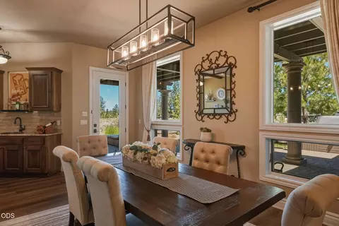 Dining - 19372 Seaton Loop, Bend, OR 97702 photo 2 of 3