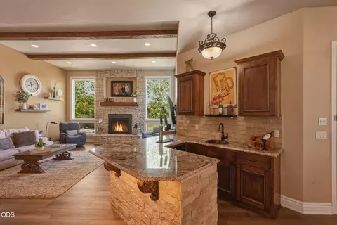 Kitchen - 19372 Seaton Loop, Bend, OR 97702 photo 4 of 6