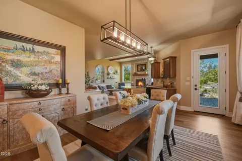 Dining - 19372 Seaton Loop, Bend, OR 97702 photo 3 of 3