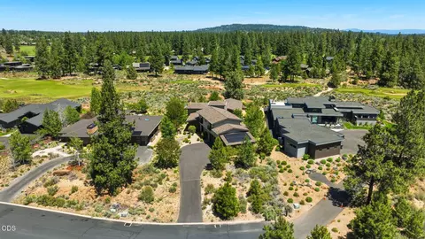 View/Area - 19372 Seaton Loop, Bend, OR 97702 photo 3 of 9