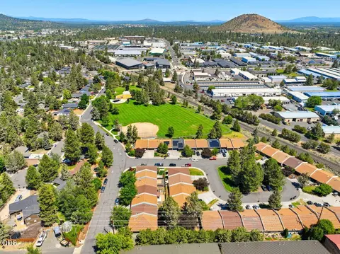 View/Area - 980 SE Centennial, Bend, OR 97702 photo 4 of 6
