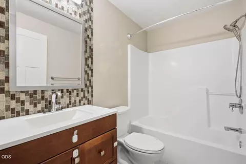 Bath - 980 SE Centennial, Bend, OR 97702 photo 2 of 2