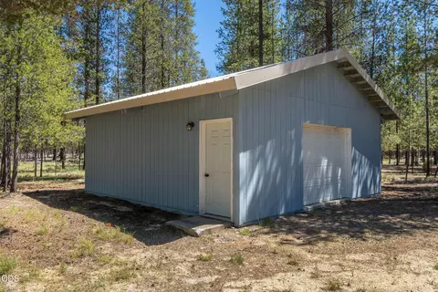 11614 Alderwood Dr, La Pine, OR 97739 photo 2