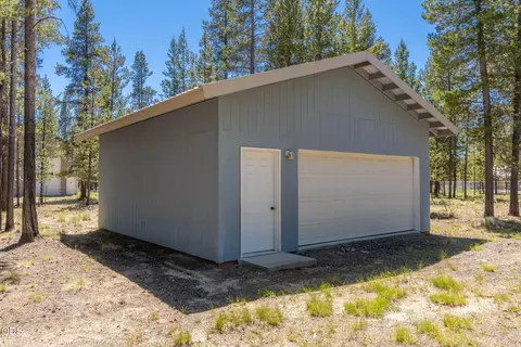 11614 Alderwood Dr, La Pine, OR 97739 photo 3