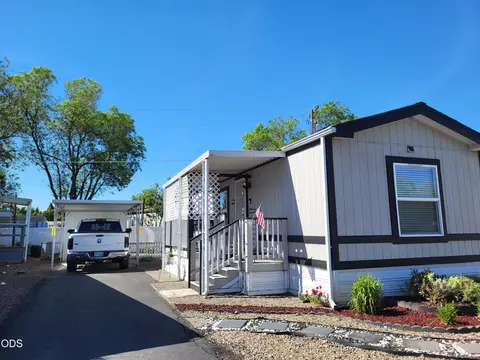 2385 Table Rock Rd #SPC 3, Medford, OR 97501