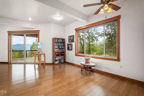 Living - 22494 Jefferson Rd, Ashland, OR 97520 photo 3 of 5