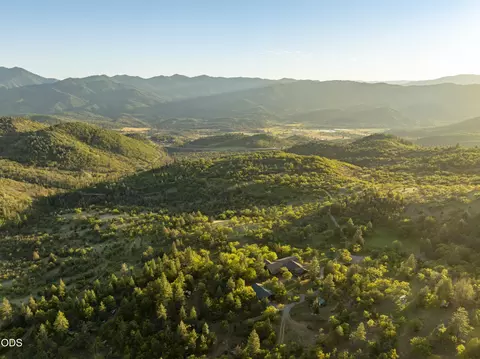 View/Area - 22494 Jefferson Rd, Ashland, OR 97520 photo 2 of 5