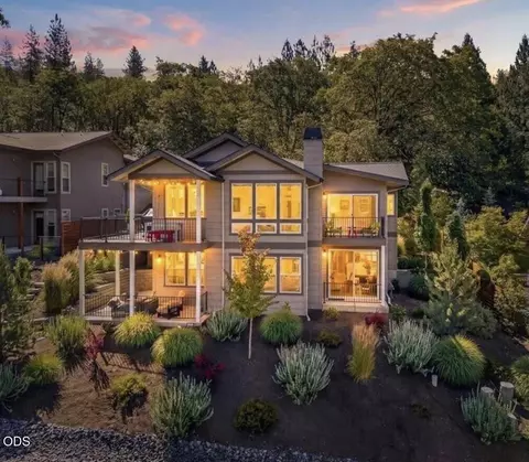 1300 Andrews Pl, Jacksonville, OR 97530