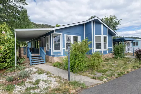 315 W Evans Creek Rd UNIT 8, Rogue River, OR 97537