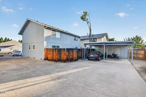 Exterior - 211 W Bolz Rd, Phoenix, OR 97535 photo 6 of 8