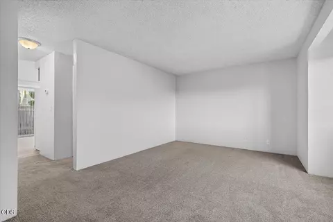 Living - 211 W Bolz Rd, Phoenix, OR 97535 photo 1 of 3