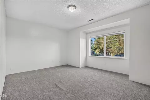 Bedroom - 211 W Bolz Rd, Phoenix, OR 97535 photo 1 of 4
