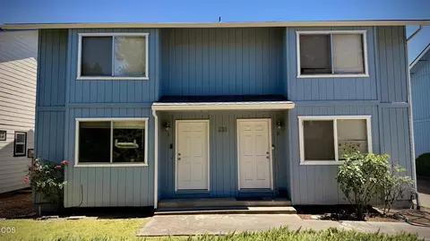 Exterior - 231 W Bolz Rd, Phoenix, OR 97535 photo 2 of 6