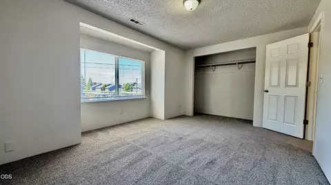 Bedroom - 231 W Bolz Rd, Phoenix, OR 97535 photo 2 of 2