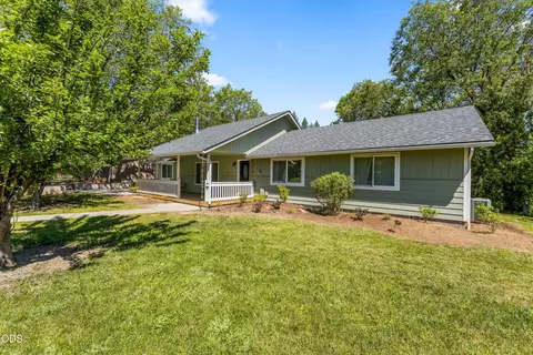 4570 New Hope Rd, Grants Pass, OR 97527