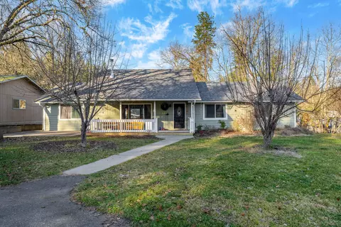 4570 New Hope Rd, Grants Pass, OR 97527
