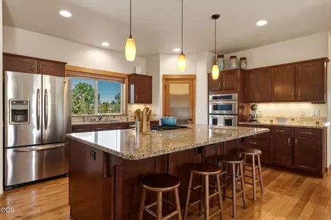 Kitchen - 20825 Rorick Dr, Bend, OR 97701 photo 2 of 5
