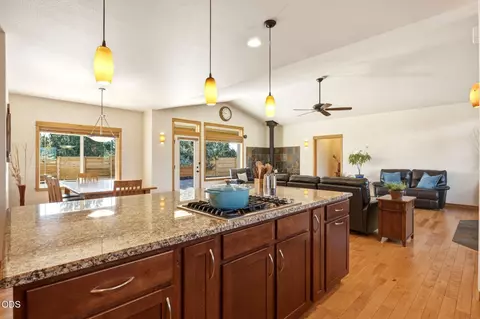 Kitchen - 20825 Rorick Dr, Bend, OR 97701 photo 5 of 5
