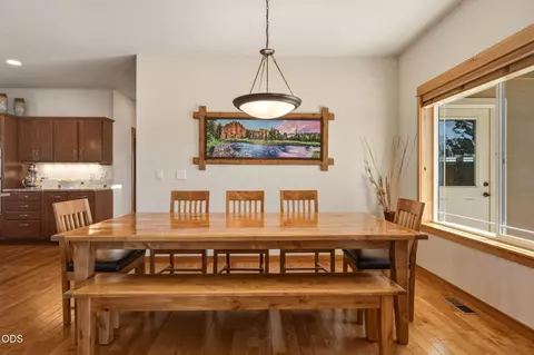 Dining - 20825 Rorick Dr, Bend, OR 97701 photo 2 of 2