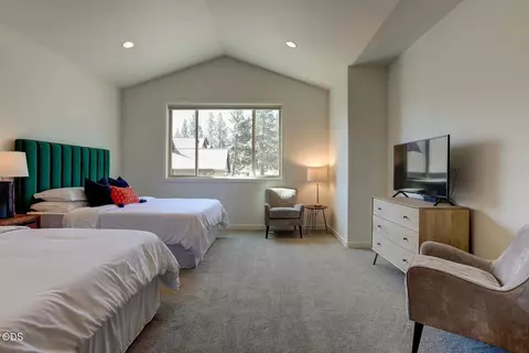 Other - 60457 Kangaroo Loop, Bend, OR 97702 photo 24 of 36