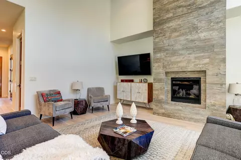 Other - 60457 Kangaroo Loop, Bend, OR 97702 photo 5 of 36