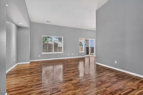 Living - 308 Live Oak Loop, Central Point, OR 97502 photo 1 of 3
