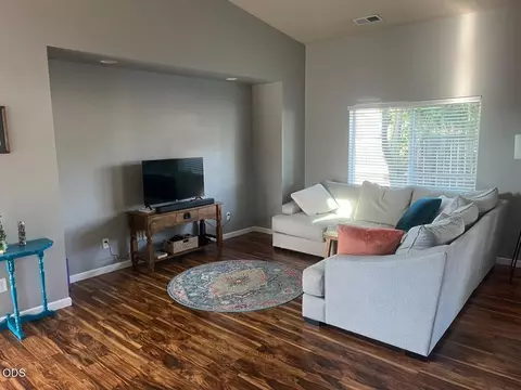 308 Live Oak Loop, Central Point, OR 97502