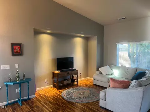 Living - 308 Live Oak Loop, Central Point, OR 97502 photo 2 of 3