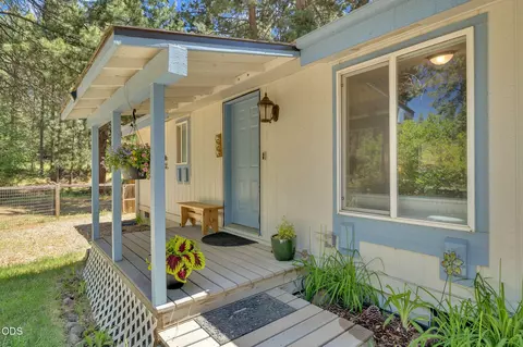 60355 Zuni Cir, Bend, OR 97702