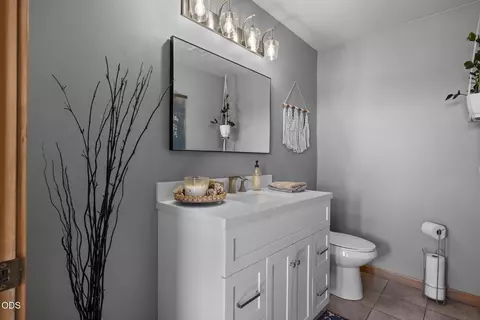 Bath - 24605 Dodds Rd, Bend, OR 97701 photo 7 of 8