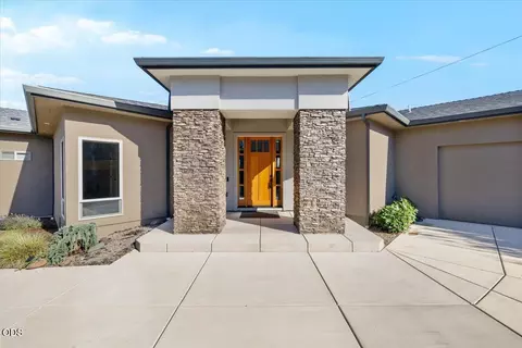 3303 Sky Way, Medford, OR 97504