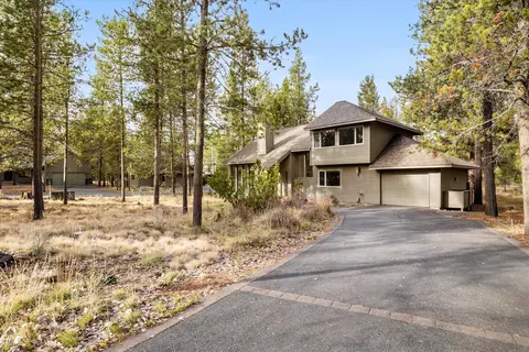 Exterior - 17894 Red Cedar Ln, Sunriver, OR 97707 photo 10 of 12