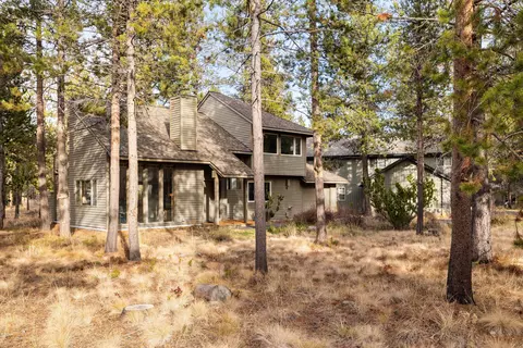 Exterior - 17894 Red Cedar Ln, Sunriver, OR 97707 photo 8 of 12