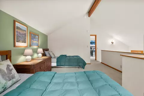 Bedroom - 17894 Red Cedar Ln, Sunriver, OR 97707 photo 4 of 6