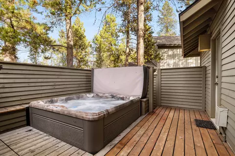 Exterior - 17894 Red Cedar Ln, Sunriver, OR 97707 photo 7 of 12