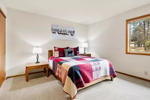 Bedroom - 17894 Red Cedar Ln, Sunriver, OR 97707 photo 1 of 6