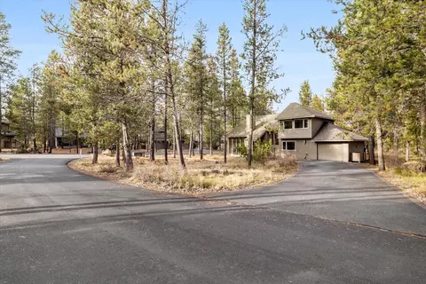 Exterior - 17894 Red Cedar Ln, Sunriver, OR 97707 photo 11 of 12