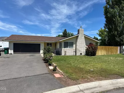 4407 N Meadows Ct N, Klamath Falls, OR 97603