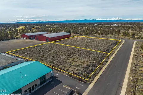 2200 SW Deerhound Ave, Redmond, OR 97756