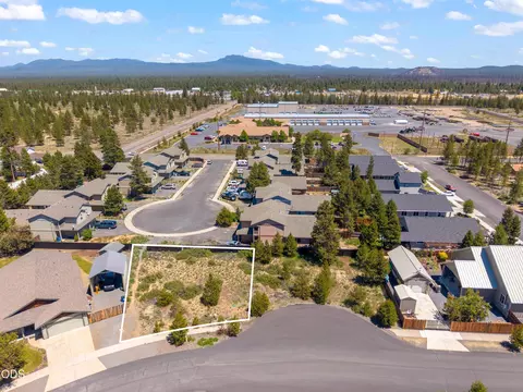 51374 Apache Tears Ct, La Pine, OR 97739 photo 5