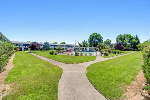 737 Stevens St #119, Medford, OR 97504