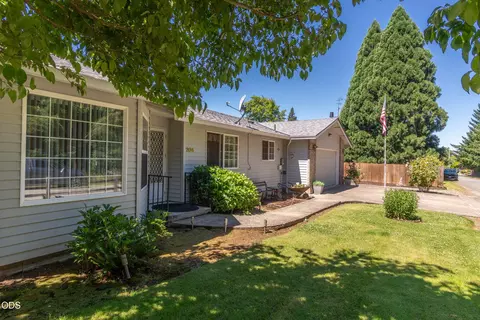 204 Miller St, Molalla, OR 97038 photo 3