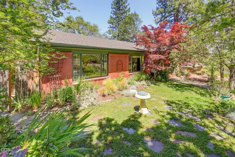 1365 Ponderosa Dr, Ashland, OR 97520